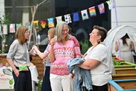 On 14 May 2022, Hochschule Düsseldorf – University of Applied Sciences (HSD) could finally celebrate its 50th anniversary – and the response exceeded everything all organisers had hoped for: Several thousand people came to celebrate during the day and well into the night, creating a unique atmosphere on campus and enjoying wonderful weather.